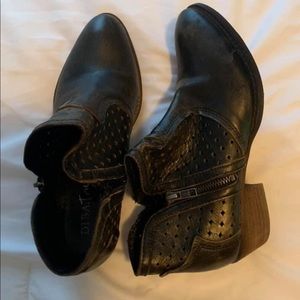 black diba true booties